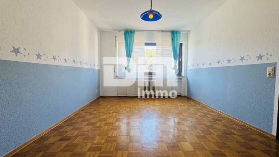 1-2 Familienhaus mit Nebengebäude (Ferienwohnung) + Halle / Garagen im Ensemble - EG Anbau Kind / Gäste / Büro